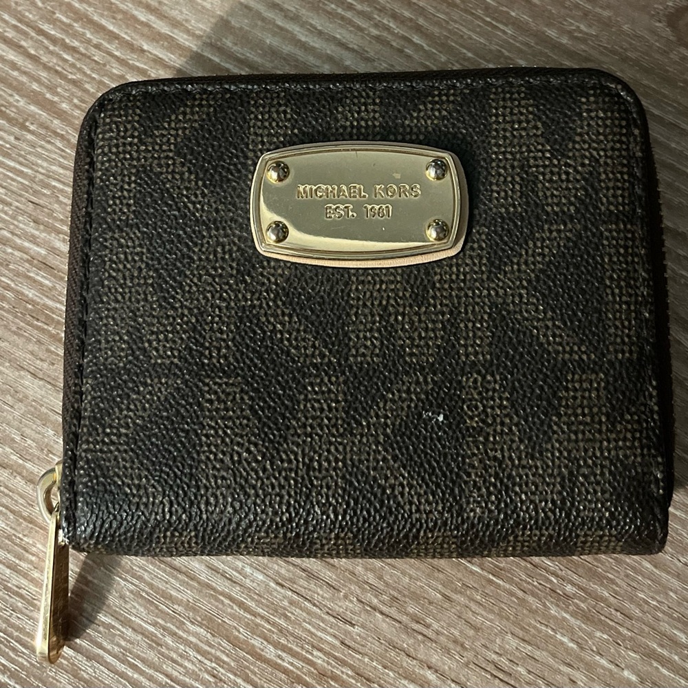 Brown Monogram Michael Kors Wallet with Zipper